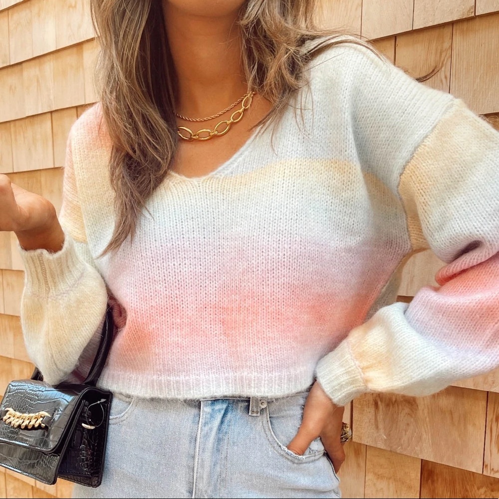 Vestique Rainbow Cropped Fuzzy Sweater
